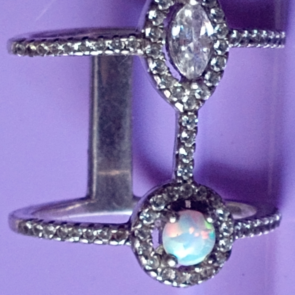 Elegant Silver and Opal Women's Ring